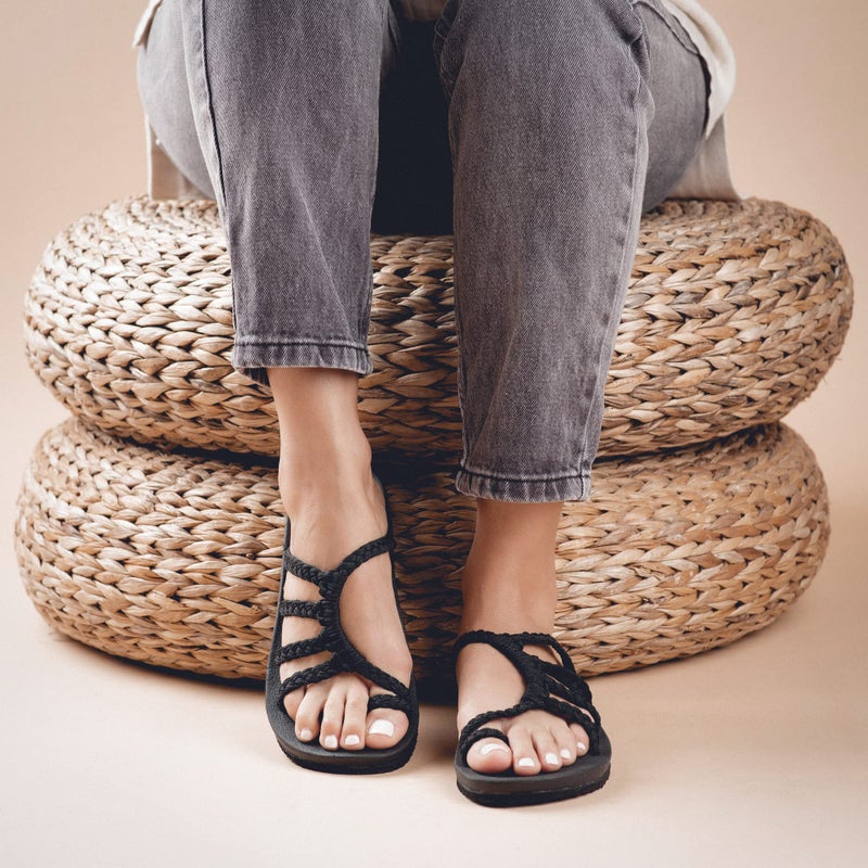 Plaka Relief Flip Flops for Women with Arch Support | Comfy Sandals for Women | Perfect for the Beach, Long Walks or Poolside | Reduces Heel & Back Pain | Black | Size 6 - Image 2